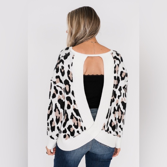 Miracle Plaza Party Leopard Cheetah Ivory Open Back Crew Neck Sweater! Size M/L. - Picture 8 of 15